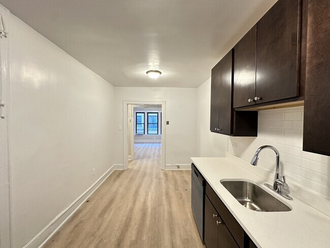 Building Photo - 2332.5 N Spaulding Ave