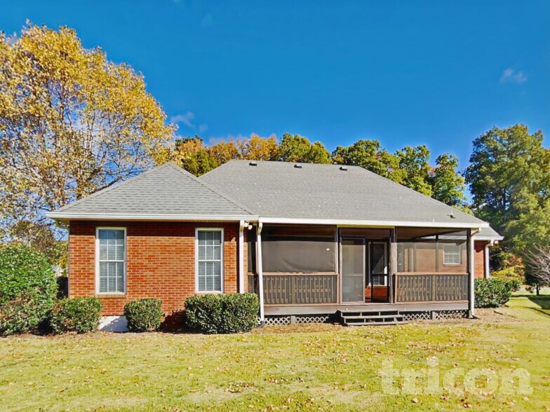 Building Photo - 3701 Legacy Dr