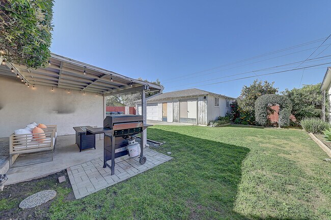 Building Photo - 444 N Shattuck Pl