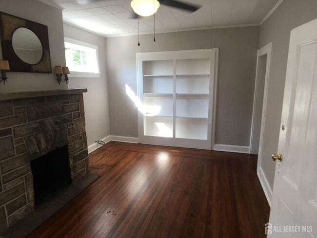 Building Photo - 68 W Cliff St