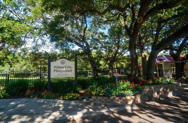 Building Photo - 1916 S Habana Ave