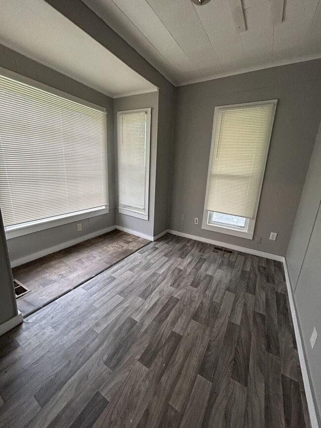 Building Photo - Welcome Home! 3BR/1BA House w/Large Fenced-In Backyard!