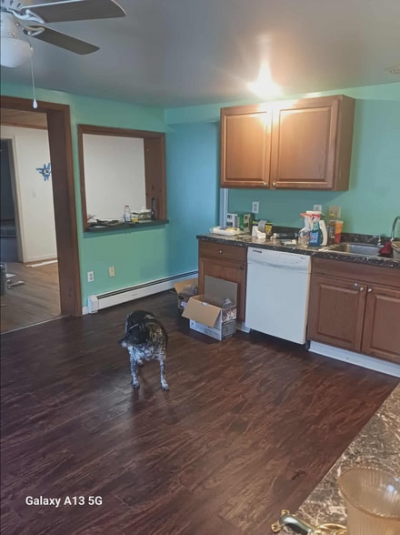 Kitchen 2 angle - 2468 US-11