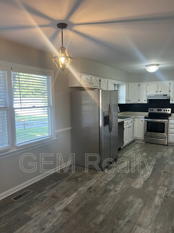 Building Photo - 103 Holmes Ct