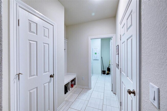 Building Photo - 23847 Northwood Terrace Ln