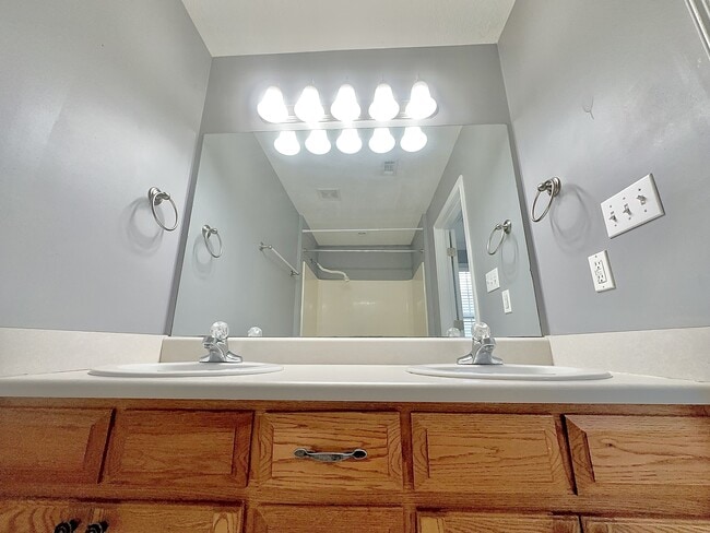 Building Photo - 46 Live Oak Trail