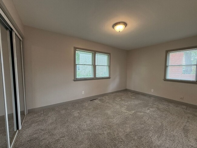 Building Photo - South Shores Ranch!  2 Bedroom, 1 Bath Rea...