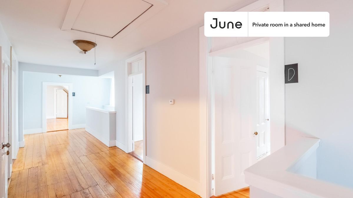Building Photo - Room in Shared 5 bed/2.5 bath home in Newton Corner