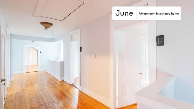 Building Photo - Room in Shared 5 bed/2.5 bath home in Newton Corner