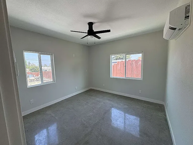 Building Photo - Charming & Welcoming Solar 2bed 1bathroom Home in Riverside!