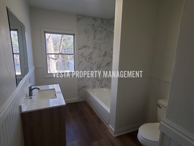 Building Photo - 1516 36th St