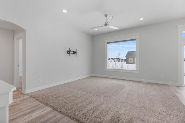 Building Photo - 3 Bed 2 Full Bath home