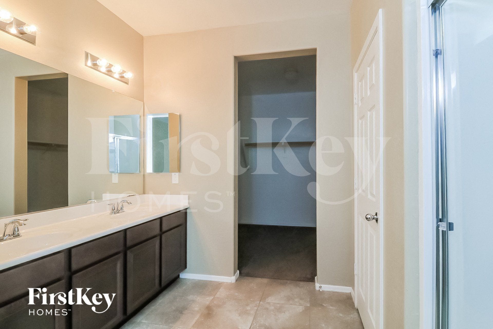 Building Photo - 6204 W Evergreen Rd