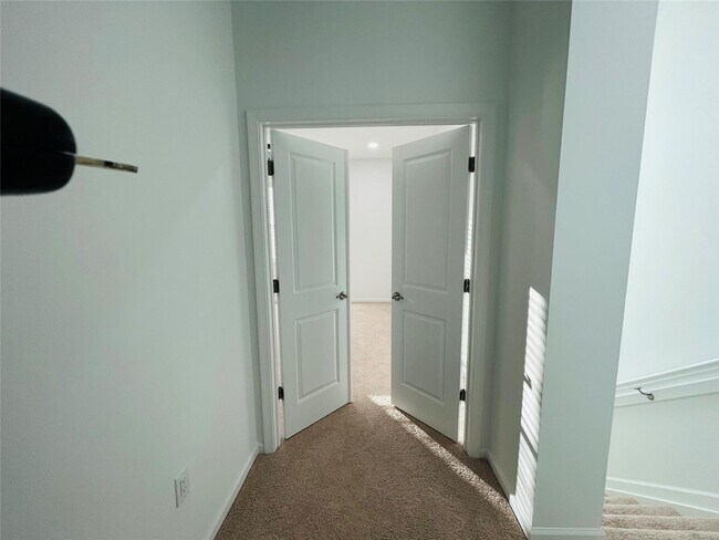 Building Photo - 4292 Longwood Lake Sq