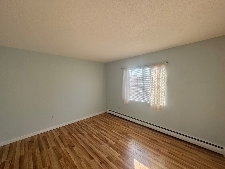 Building Photo - 474 Broadway