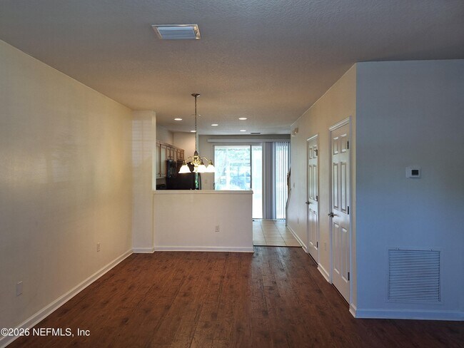 Building Photo - 8106 Summer Cove Ct