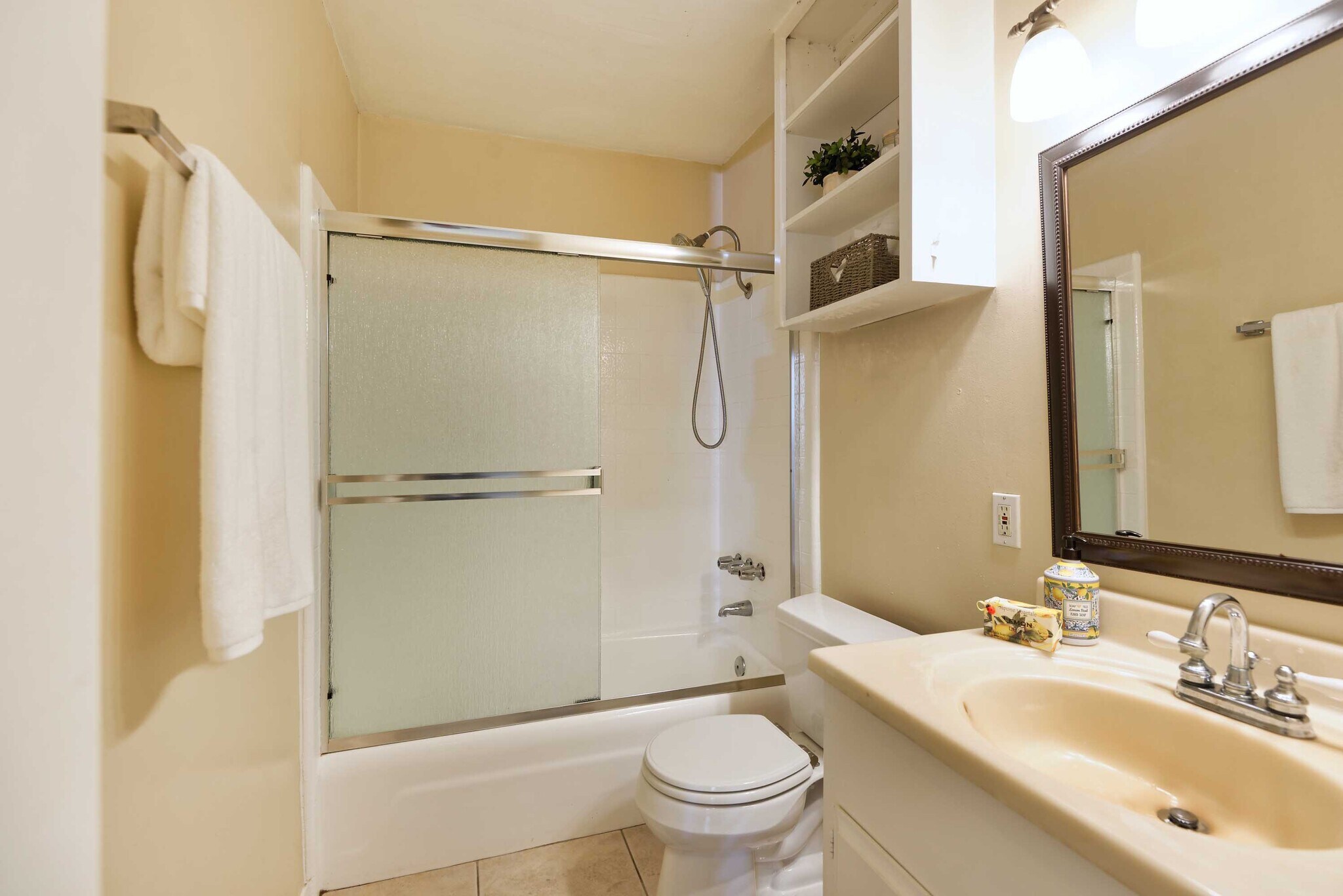 Building Photo - 2002 Missouri St