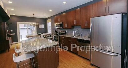 Building Photo - 317 I St NE