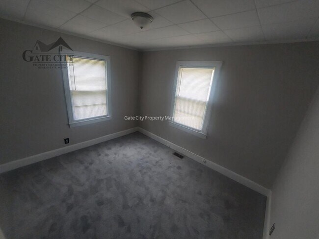 Building Photo - 914 Randolph St