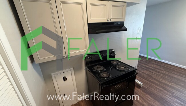 Building Photo - 1066 Pritz Ave