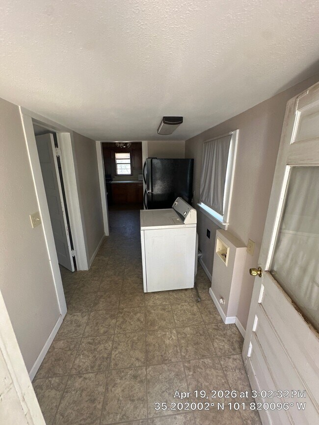 Building Photo - 901 S Roberts St