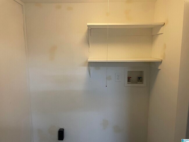 Building Photo - 3801 Rockbrook Cir