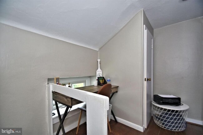 Building Photo - 19 E Germantown Pike