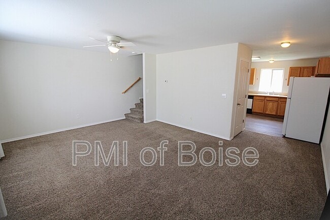 Building Photo - 1031 E Iowa Ave