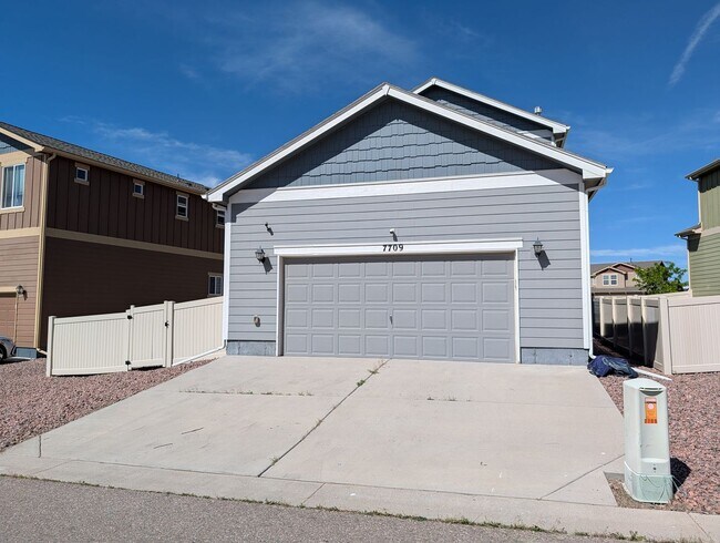 Building Photo - 7709 Camille Ct