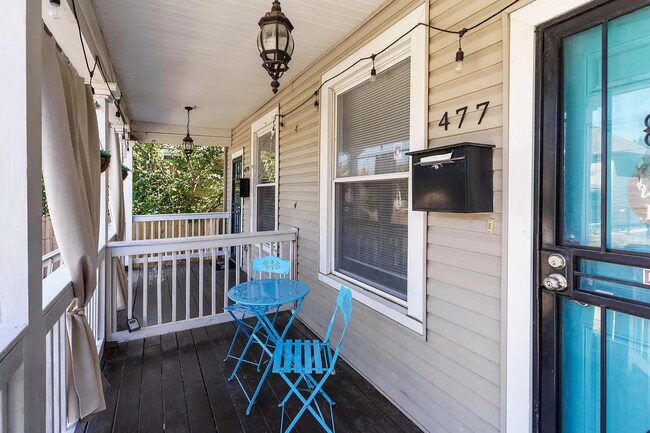 Building Photo - 477 E Gates St