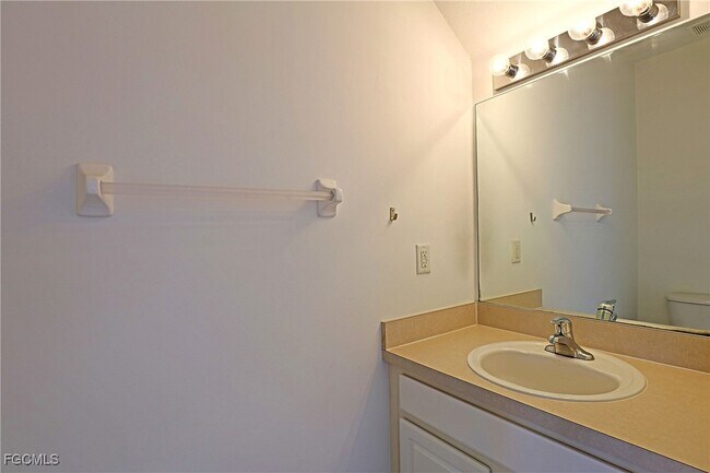 Building Photo - 10066 Poppy Hill Dr