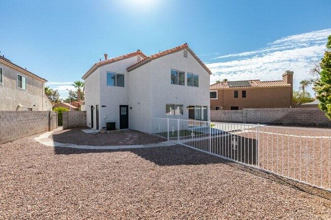 Building Photo - 3-Bedroom Dream Home in Green Valley
