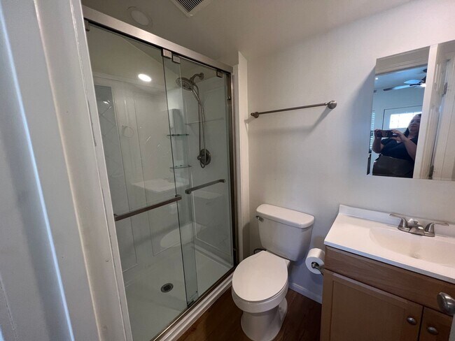 Building Photo - Charming, Open Concept, Single, Granada Hills ADU! Ready for Immediate Move-In!