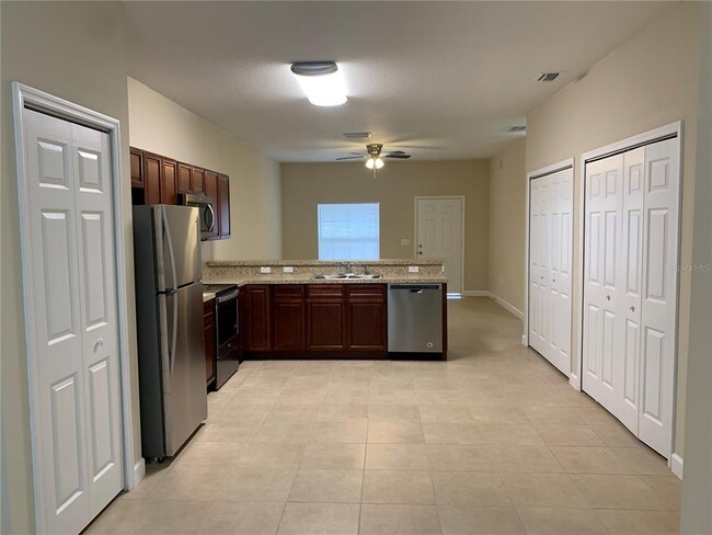 Building Photo - 711 Bluebill Pl