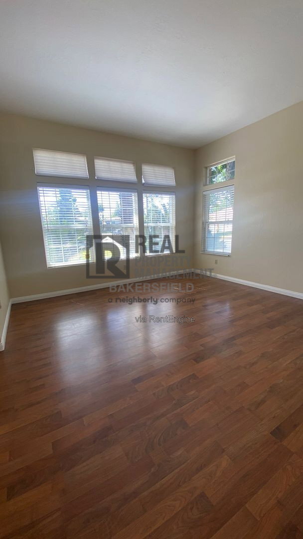Building Photo - 10916 Stony Point Dr