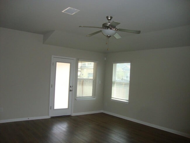 Building Photo - 2824 Smokehouse Trl