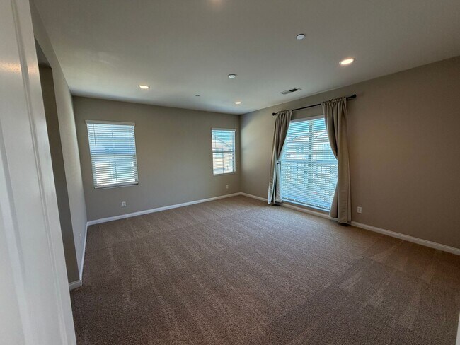 Building Photo - 952 Sea Glass Wy