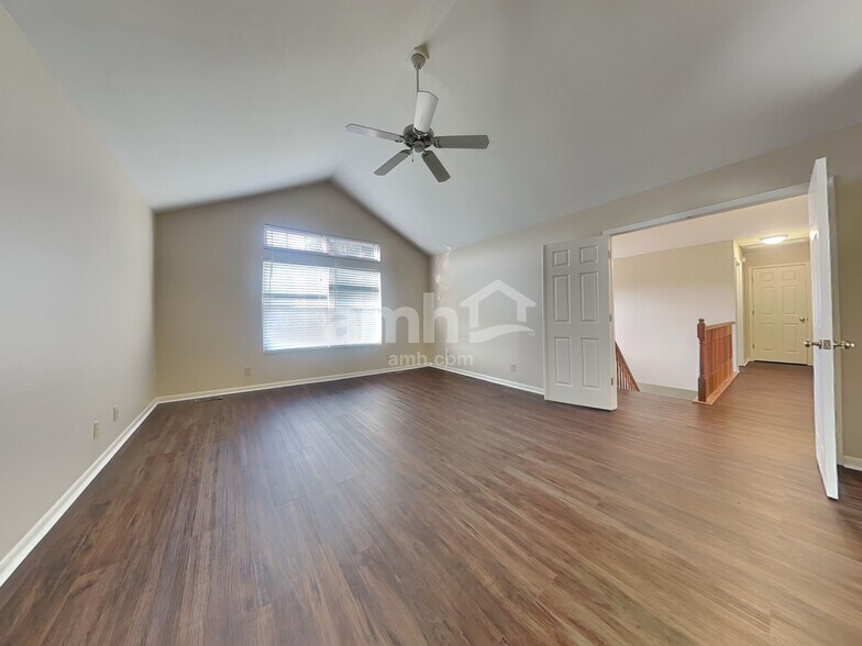 Building Photo - 8250 Pine Knoll Ct
