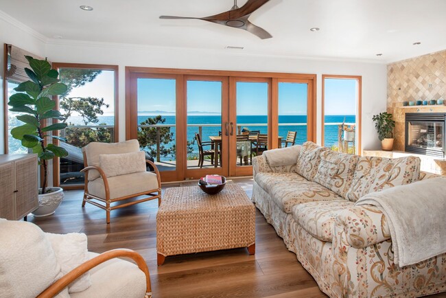 Building Photo - Stunning Mesa Oceanfront Home with Breatht...