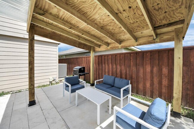 Building Photo - 11754 Green Coral Drive