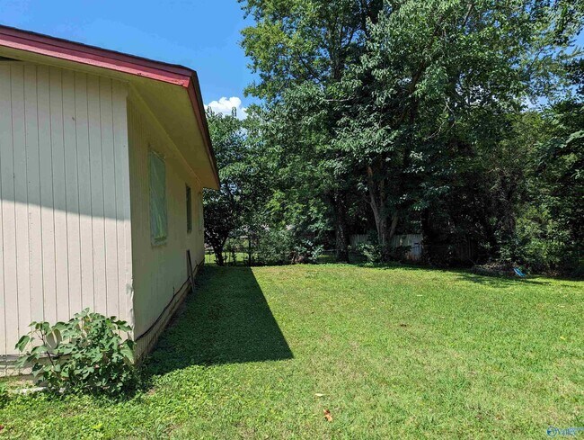 Building Photo - 2106 Griffith Dr NW