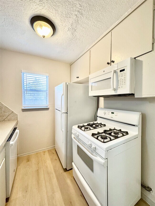 Building Photo - 1307 Willard St