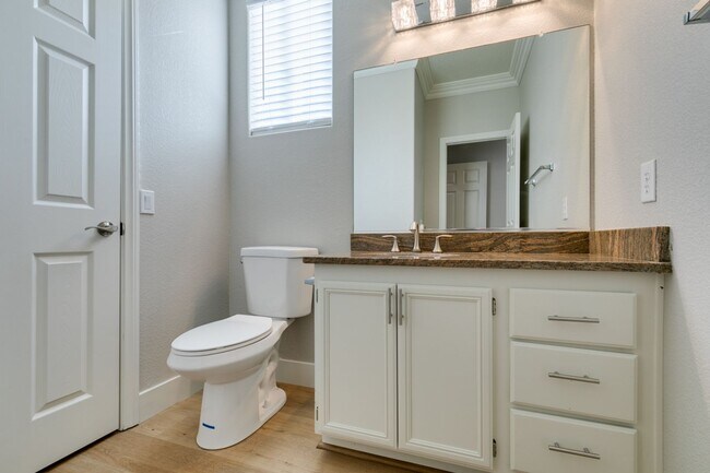 Building Photo - BEAUTIFUL SUMMERLIN 3 BEDROOM UPGRADED!!