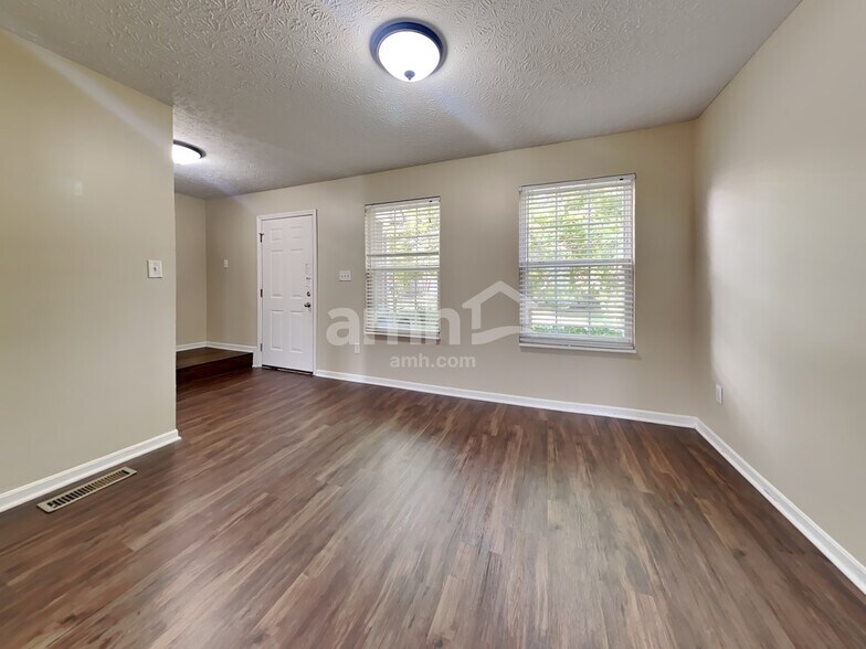 Building Photo - 778 Thornton Dr