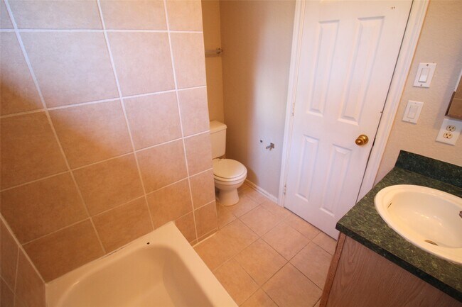 Building Photo - 2117 Whittier Dr
