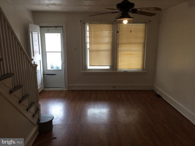 Primary Photo - 267 W Sheldon St