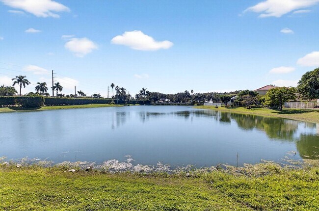 Building Photo - 7306 Spinnaker Bay Dr