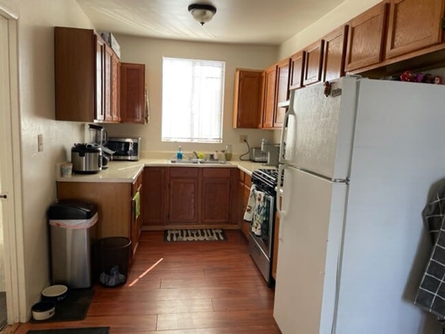 Building Photo - 792 Terminio Ave Long Beach CA 90804