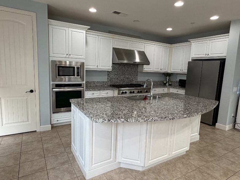 Building Photo - 161 Coyote Brush