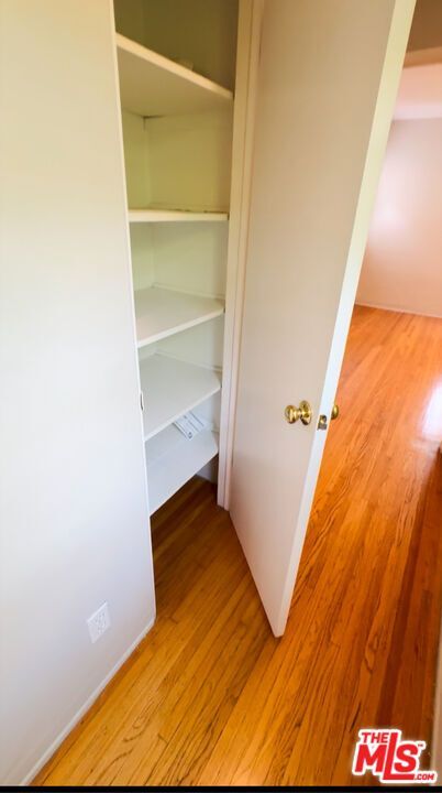 Building Photo - 9066 Shoreham Dr
